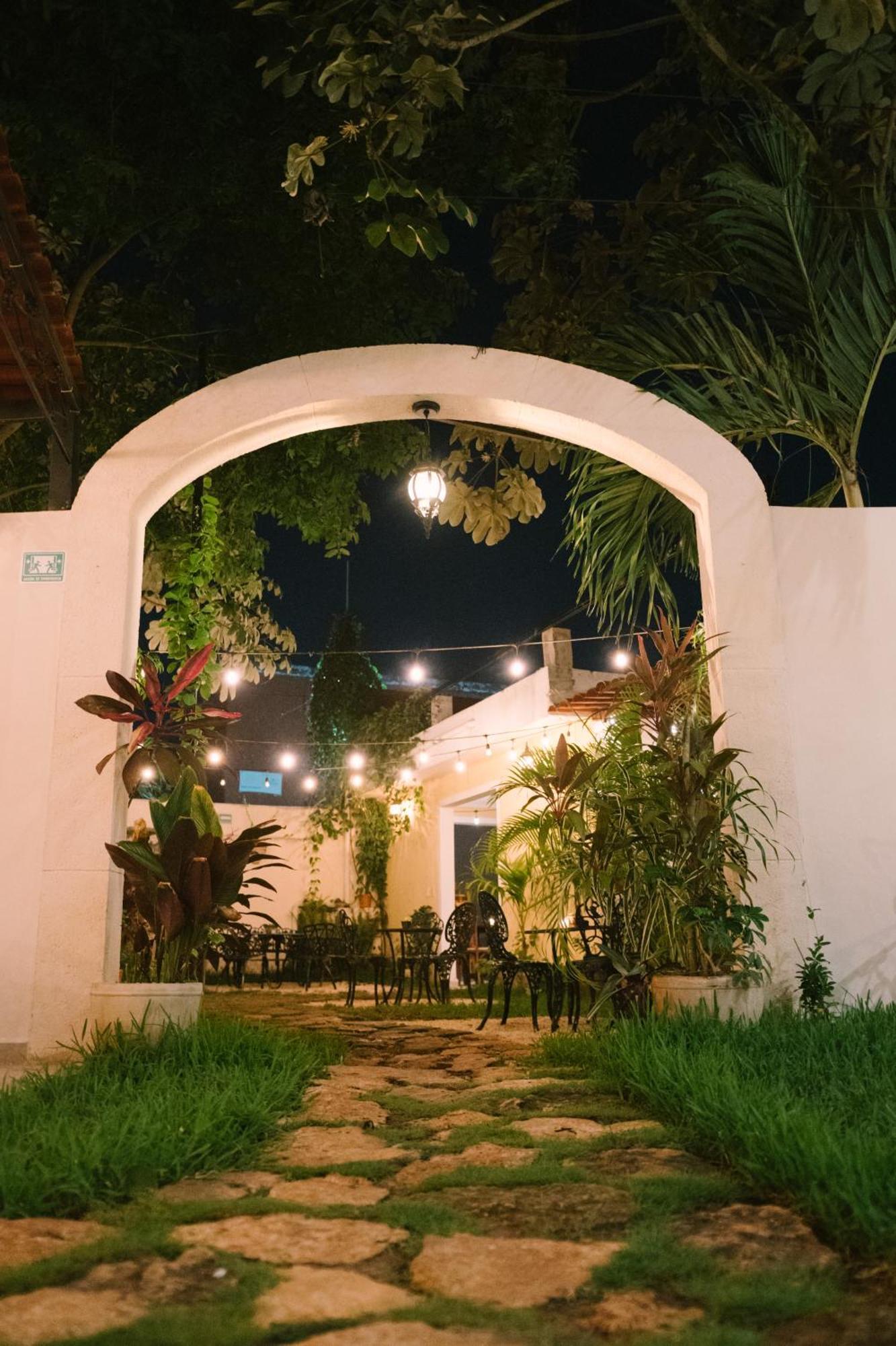 Maculan Hotel Valladolid  Eksteriør billede